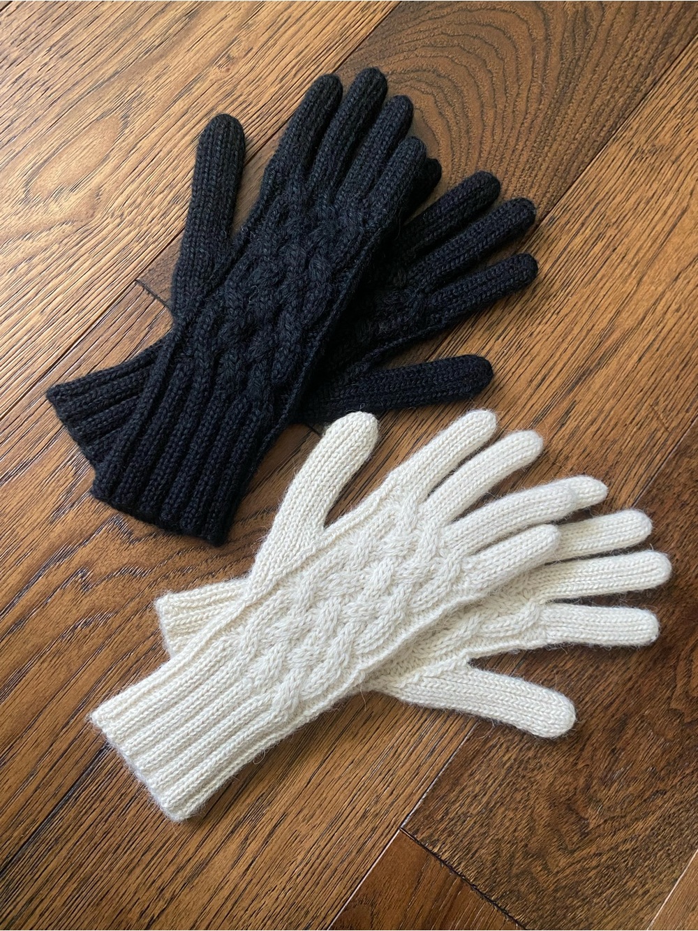 *2 PAIRS* Alpaca Hand Knit Women’s Gloves - Black & Cream